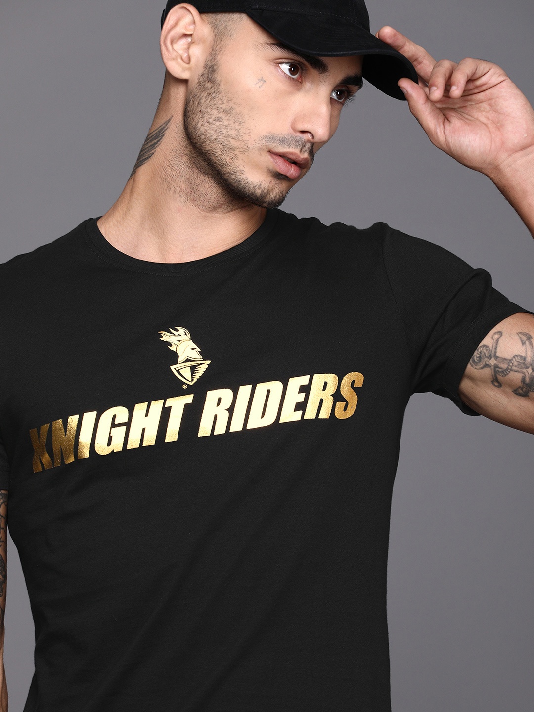 

WROGN ACTIVE Men Black Gold-Coloured Kolkata Knight Riders Printed Round Neck Pure Cotton T-shirt