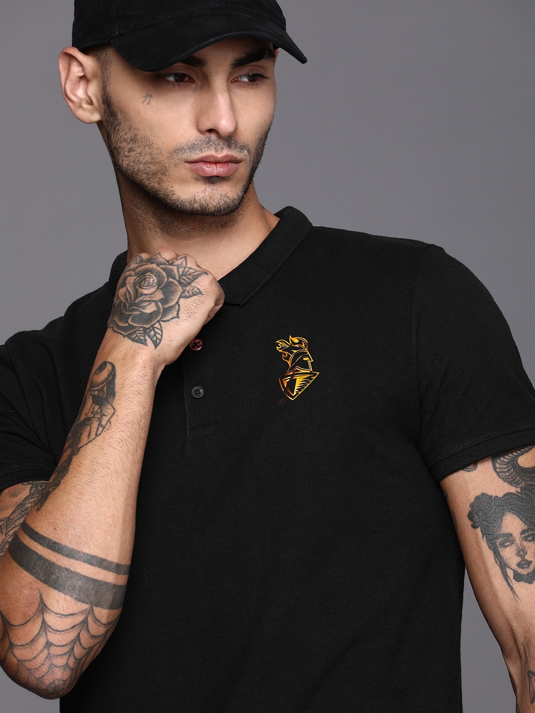 

WROGN ACTIVE Men Black Slim Fit Solid Pure Cotton T-shirt with Kolkata Knight Riders Printed Detail