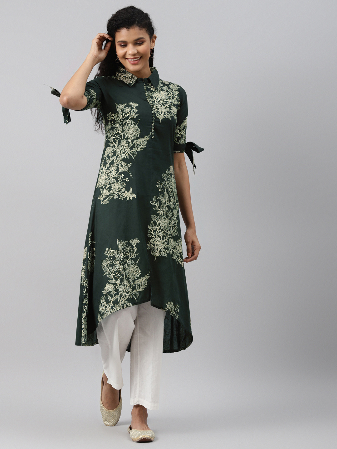 

AHIKA Women Green & Beige Pure Cotton Floral Printed Kurta
