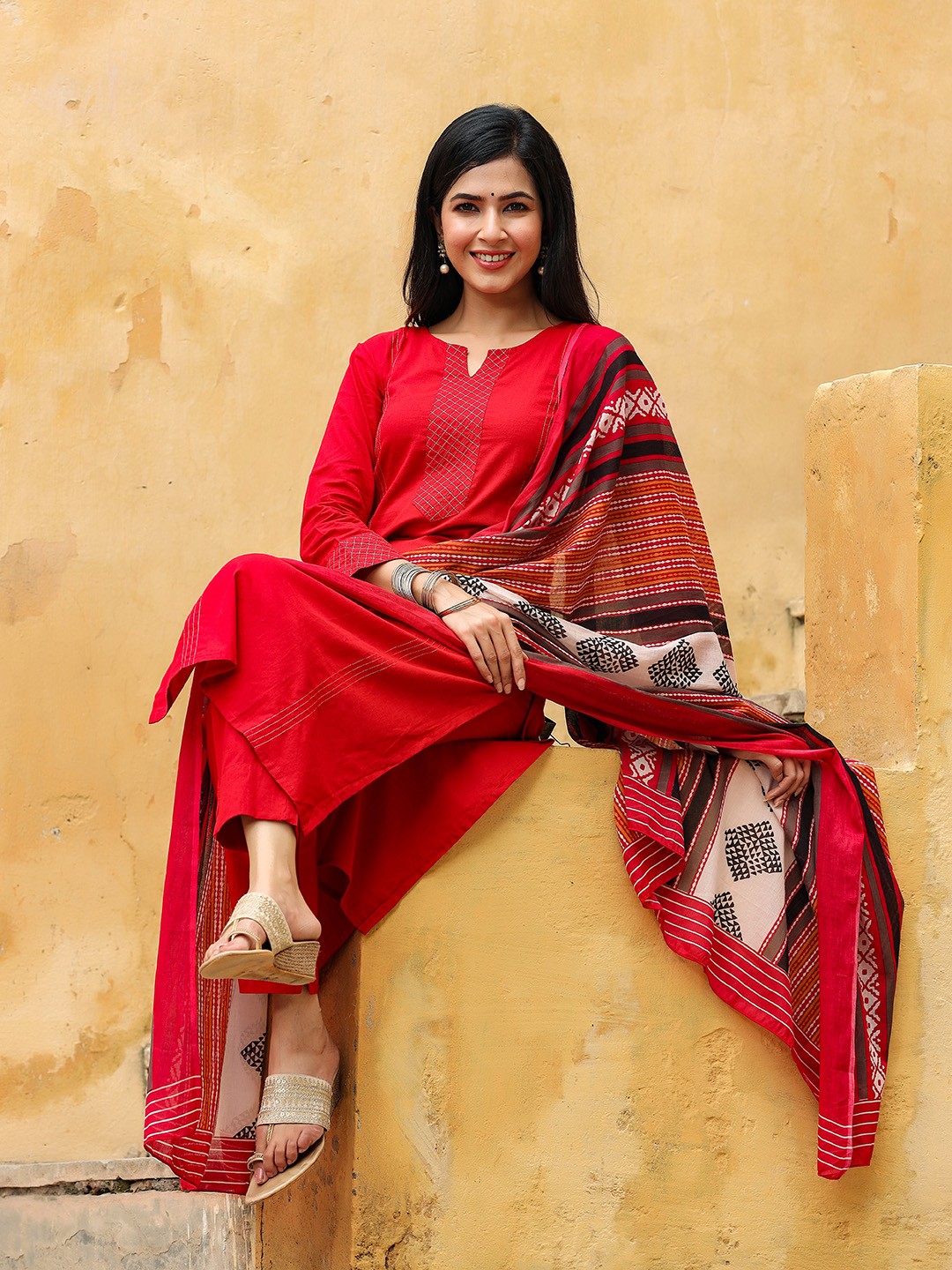 

AHIKA Women Red Solid Kurta with Trousers & Dupatta