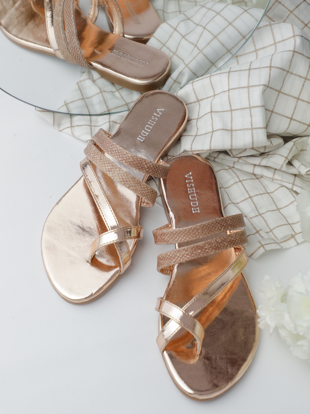 

Vishudh Women Rose Gold Textured One Toe Flats
