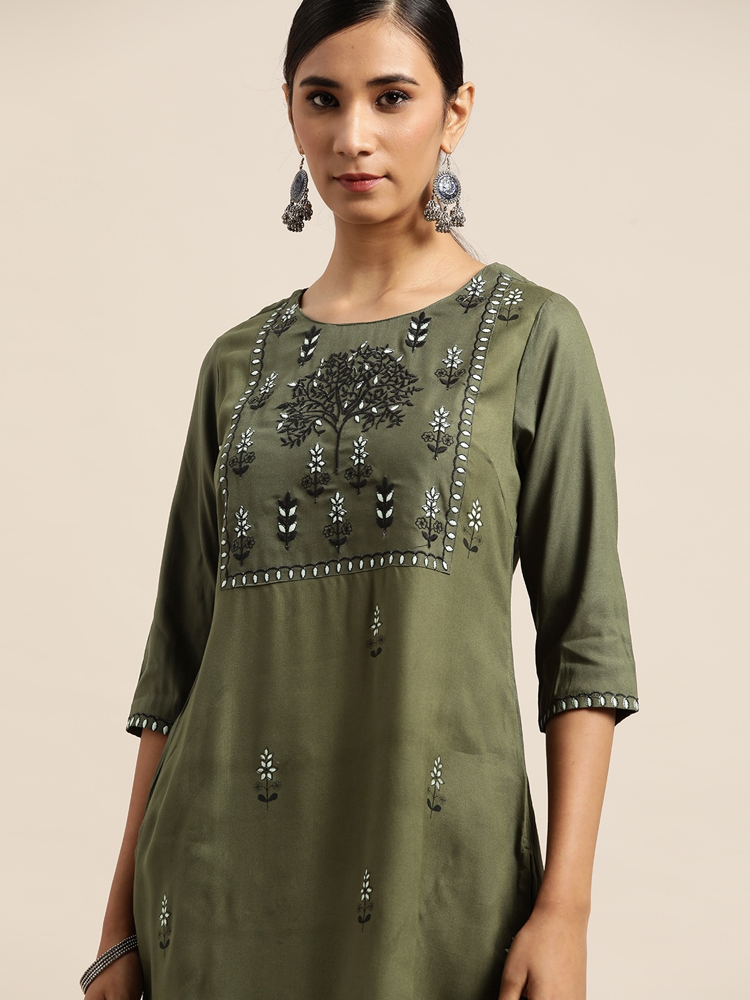 

Moda Rapido Women Olive Green & Black Floral Printed Thread Work Kurta