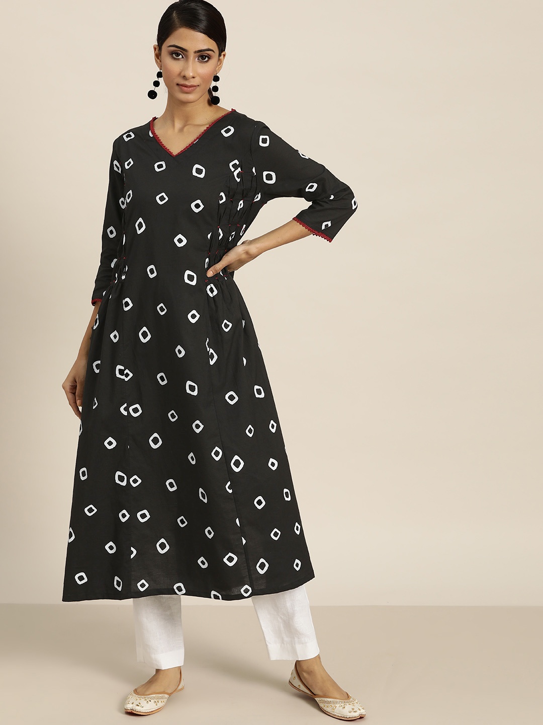 

Moda Rapido Women Black & Off White Pure Cotton Geometric Print Kurta
