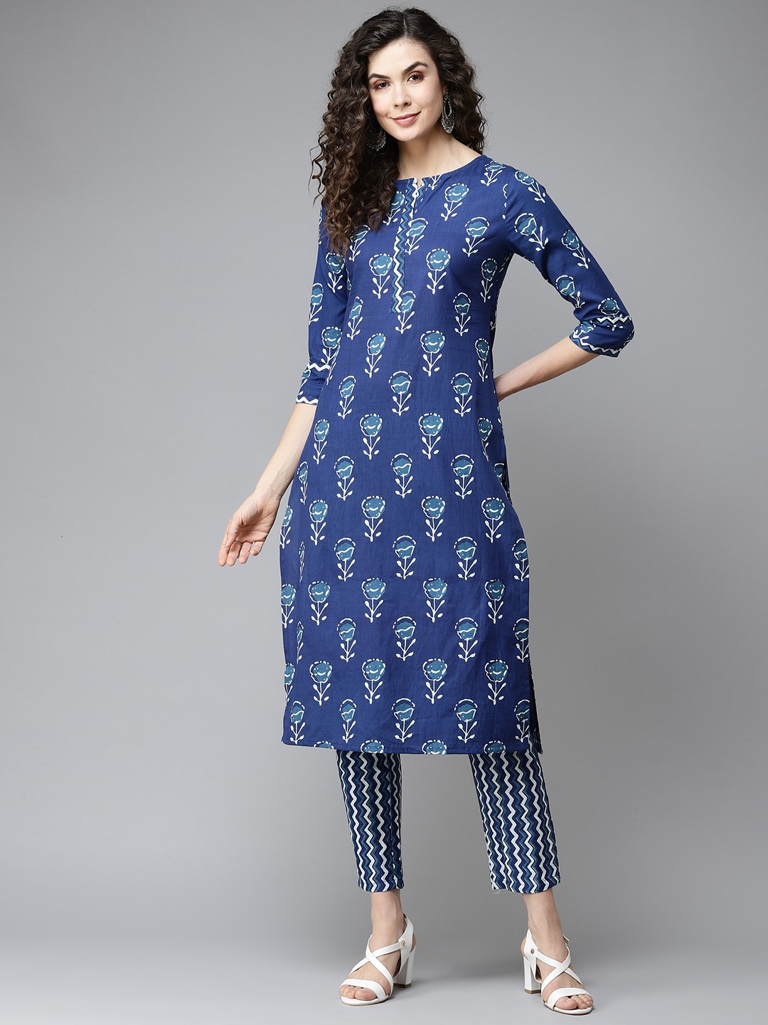 

KALINI Women Navy Blue & White Printed Kurta with Trousers