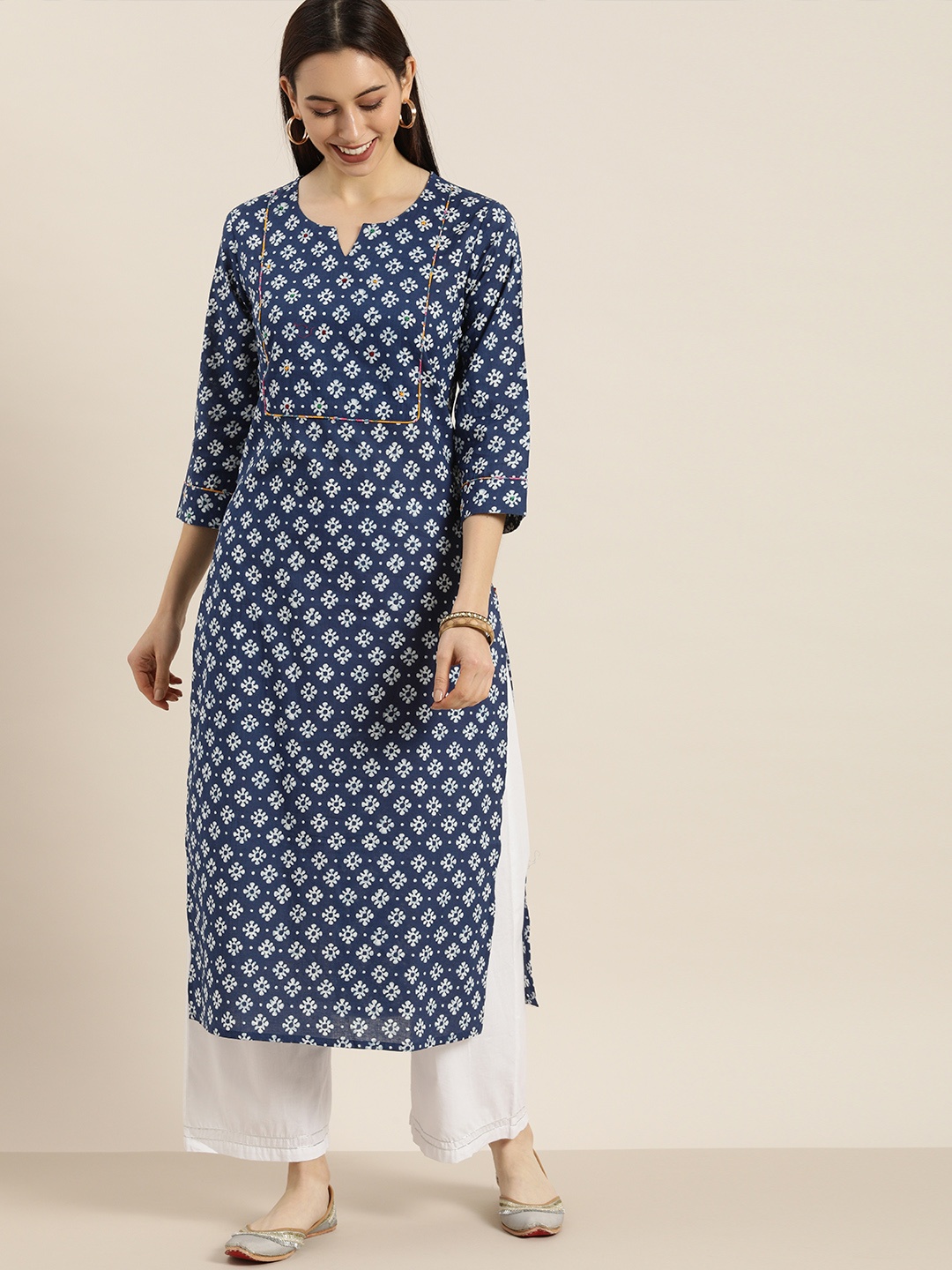 

KSUT Women Navy Blue & White Floral Printed Thread Work Indigo Kurta
