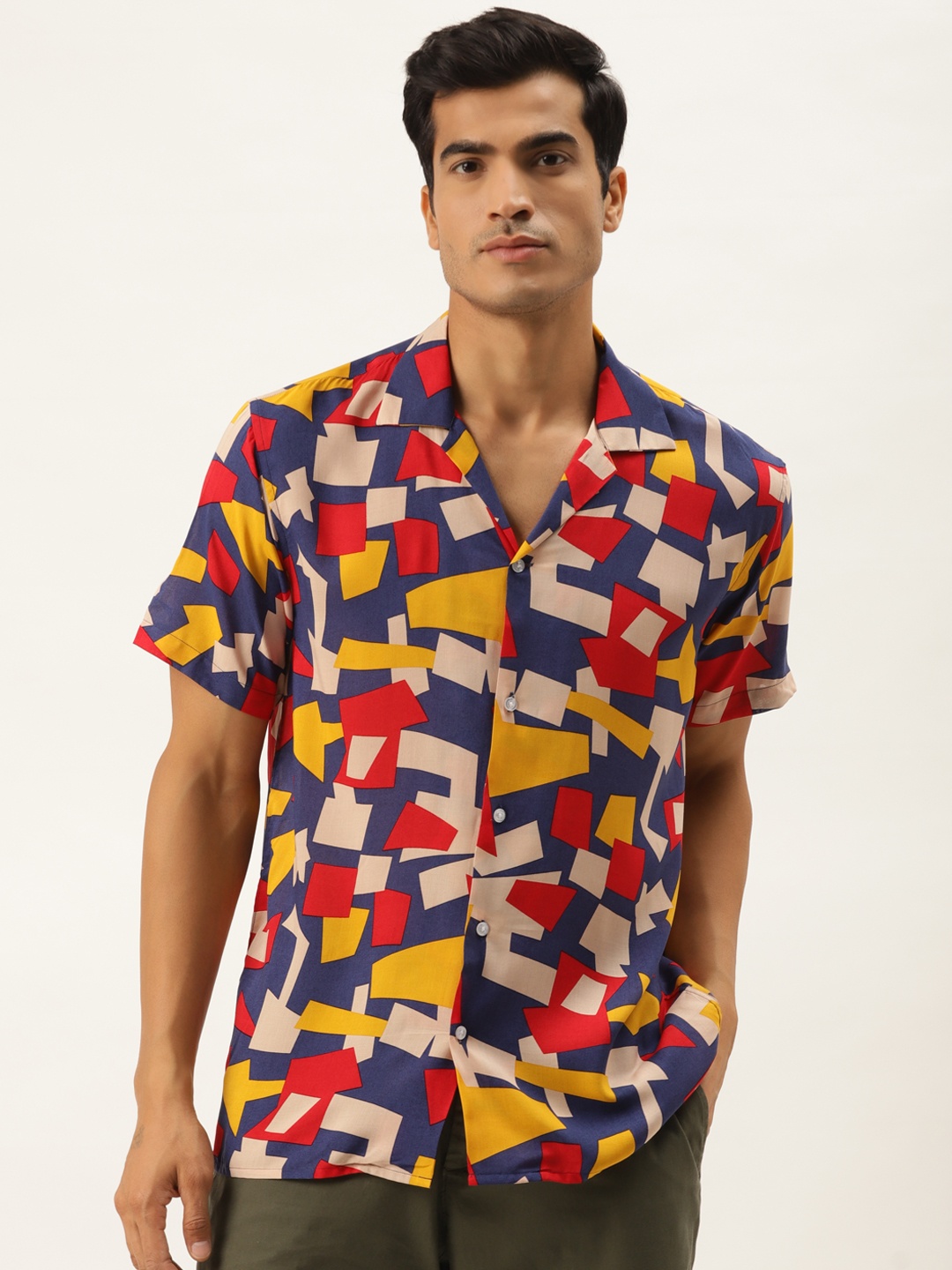 

Hancock Men Blue & Red Relaxed Fit Printed Casual Shirt