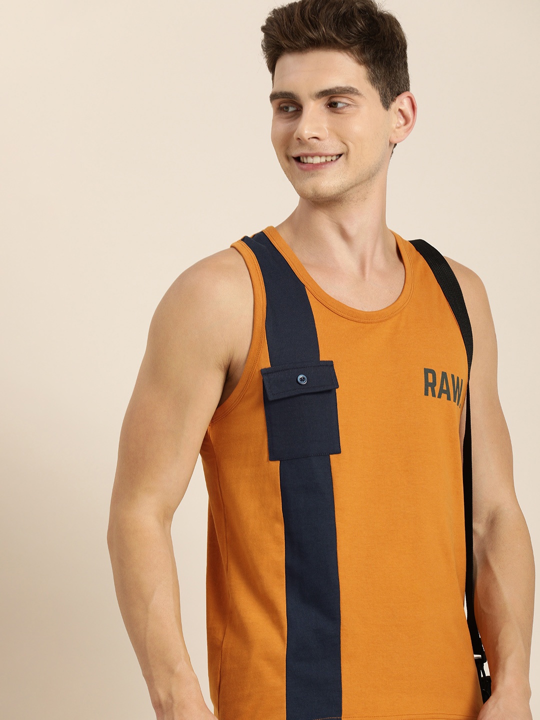 

Difference of Opinion Men Brown Navy Blue Colourblocked Pure Cotton T-shirt