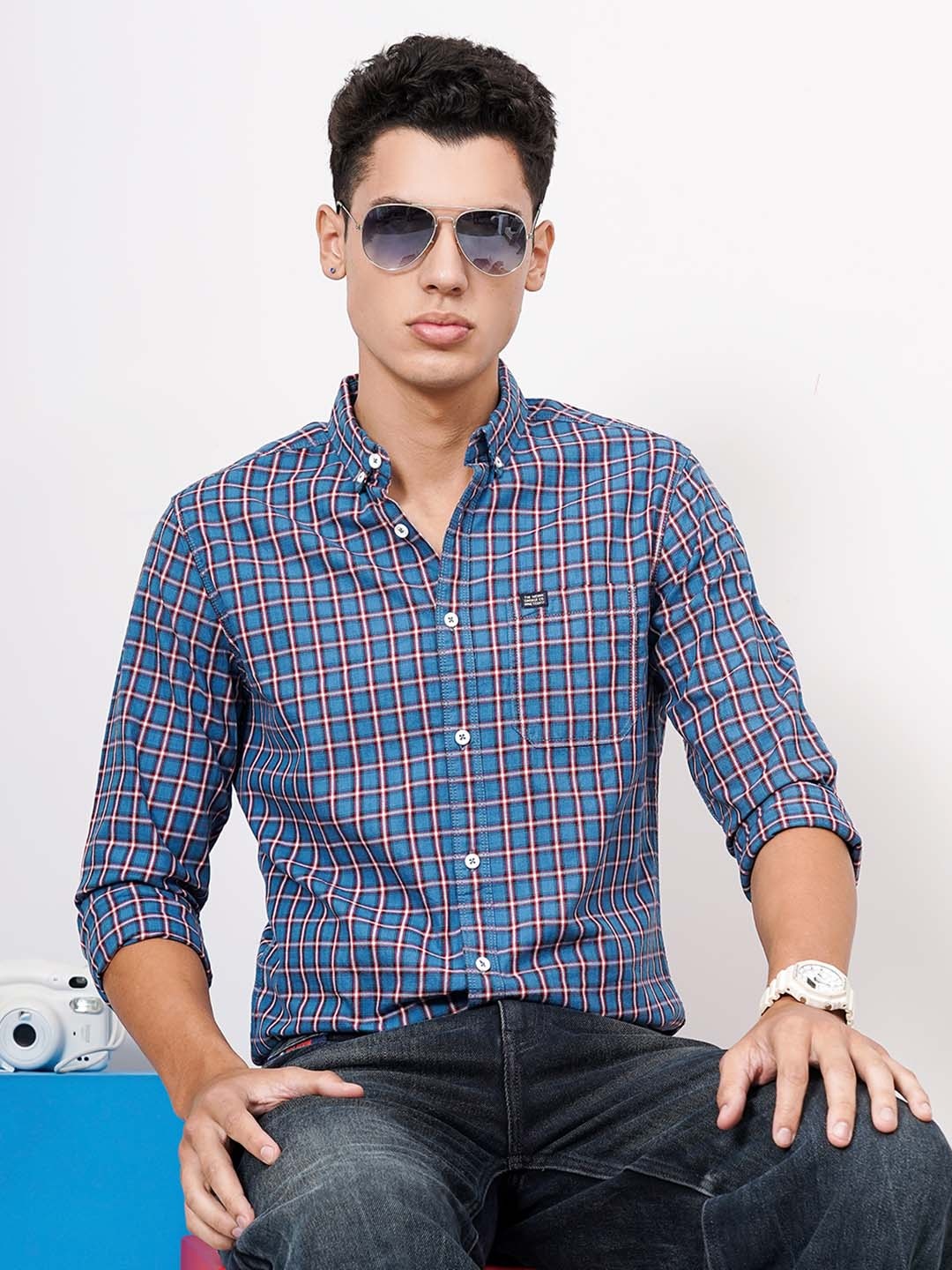 

The Indian Garage Co Men Navy Blue & Red Slim Fit Checked Casual Shirt