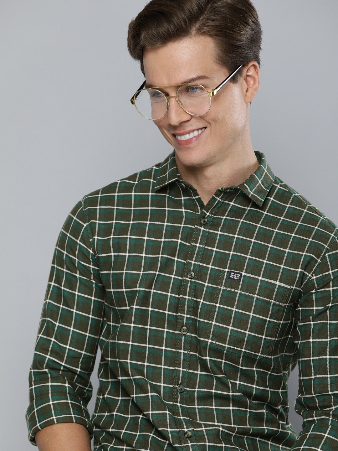 

The Indian Garage Co Men Olive Green & White Slim Fit Checked Casual Shirt