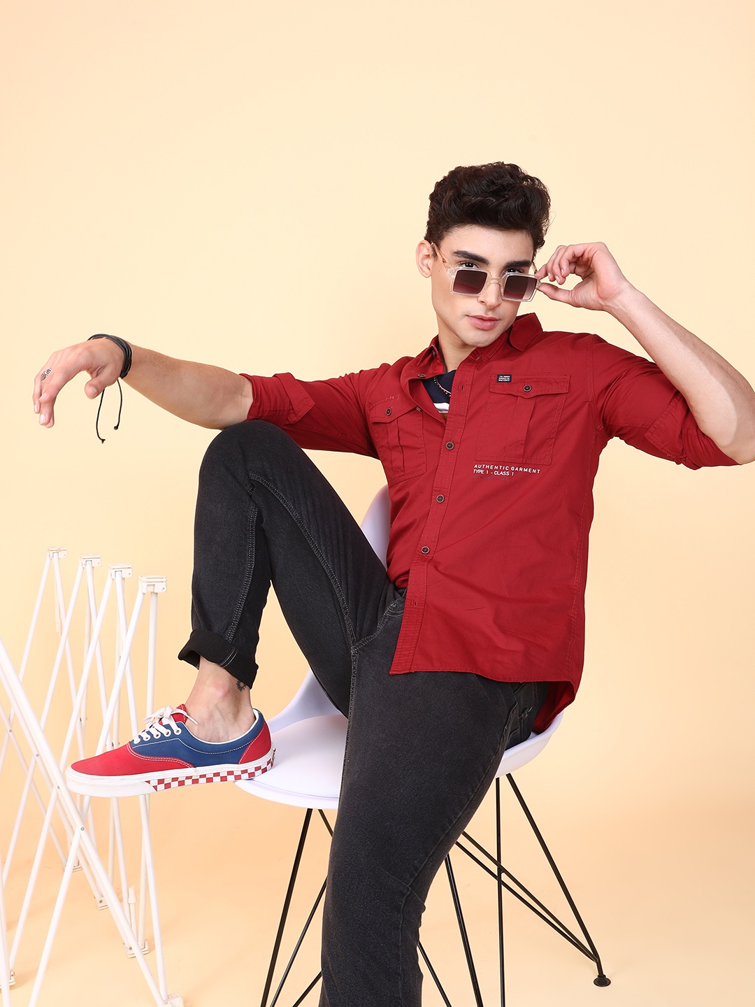 

The Indian Garage Co Men Red Slim Fit Solid Casual Shirt