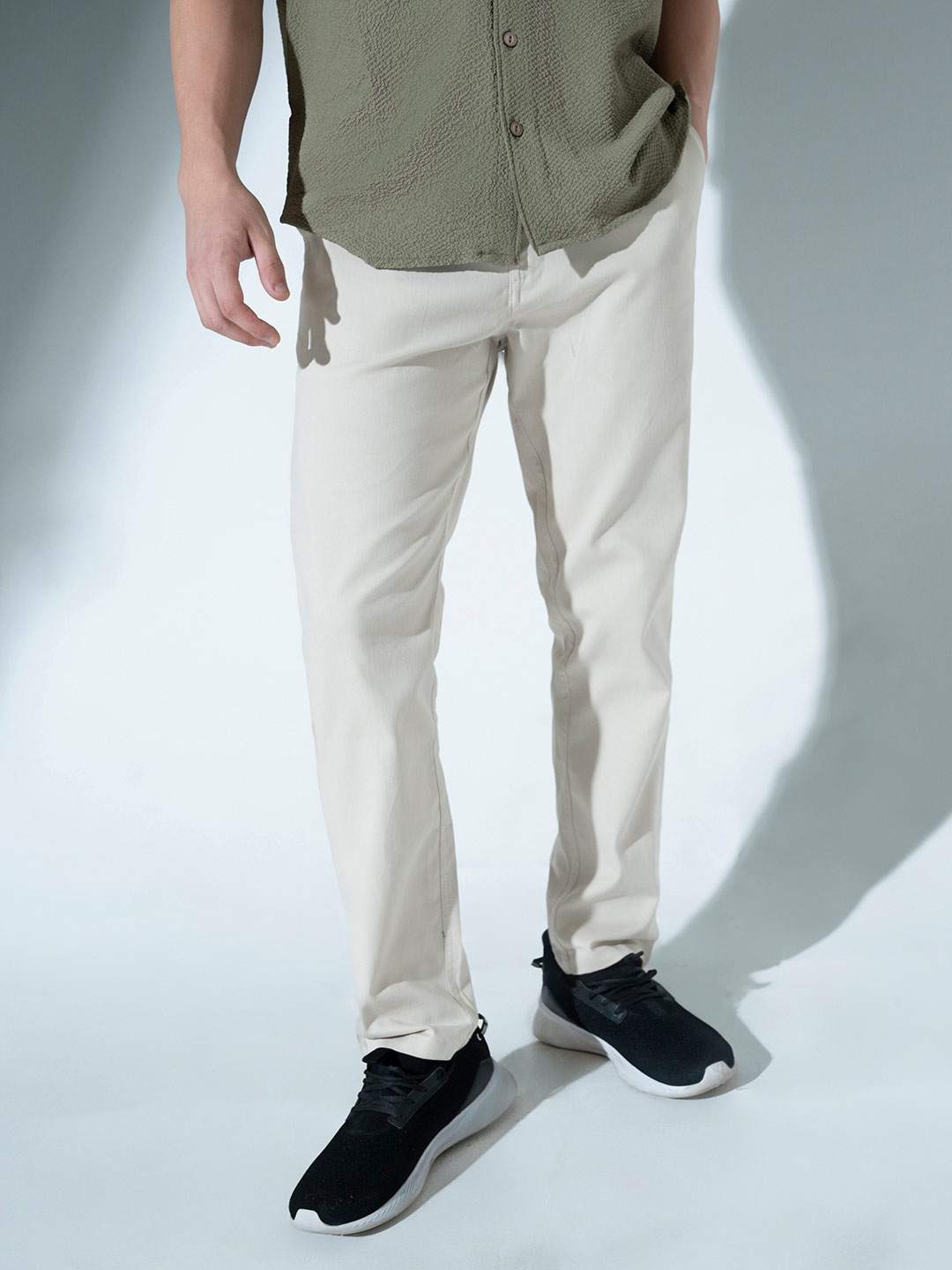 

Hubberholme Men Off-White Slim Fit Chinos