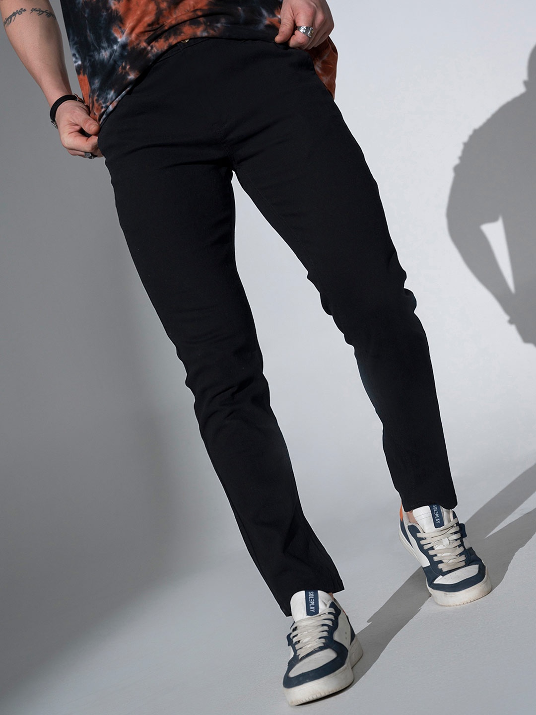 

Hubberholme Men Black Slim Fit Solid Chinos