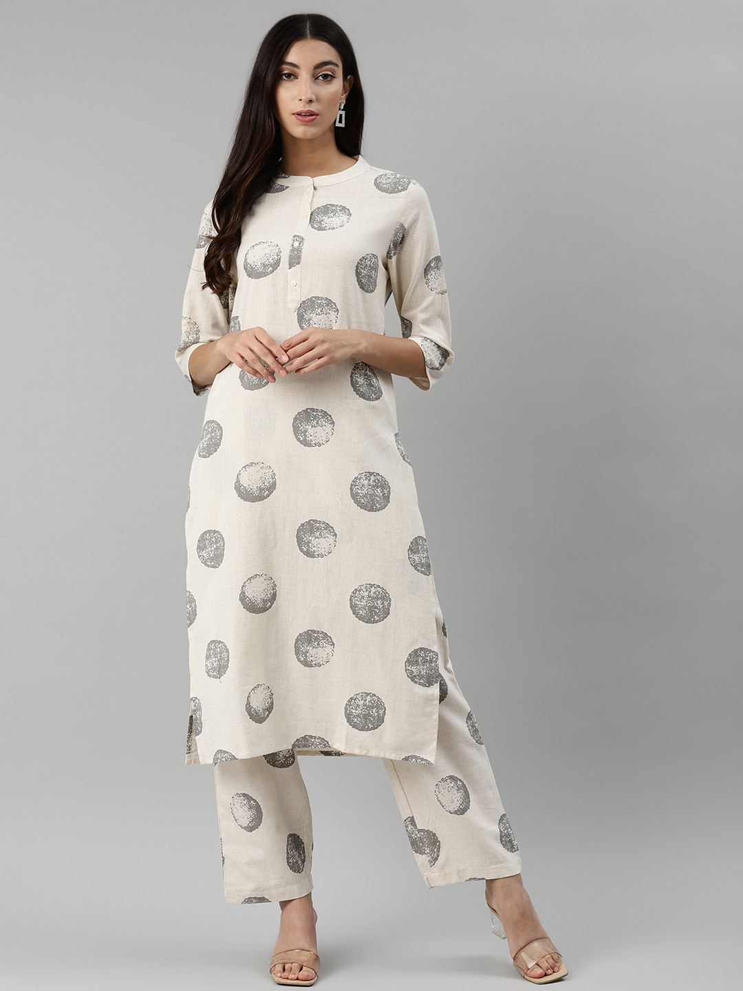 

aayusika Women Off-White & Grey Printed Kurta with Palazzos