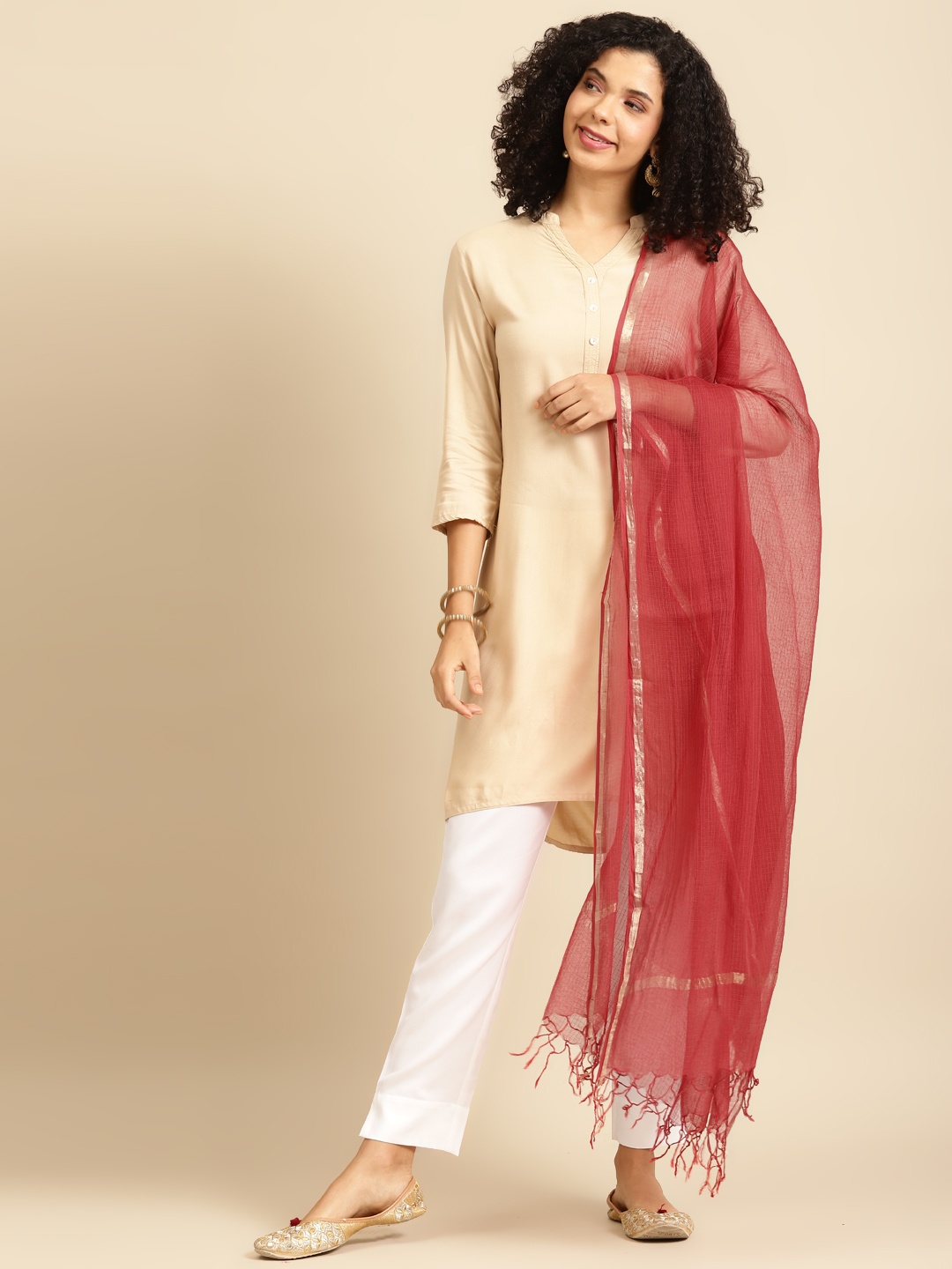 

anayna Red & Golden Checked Kota Doria Dupatta