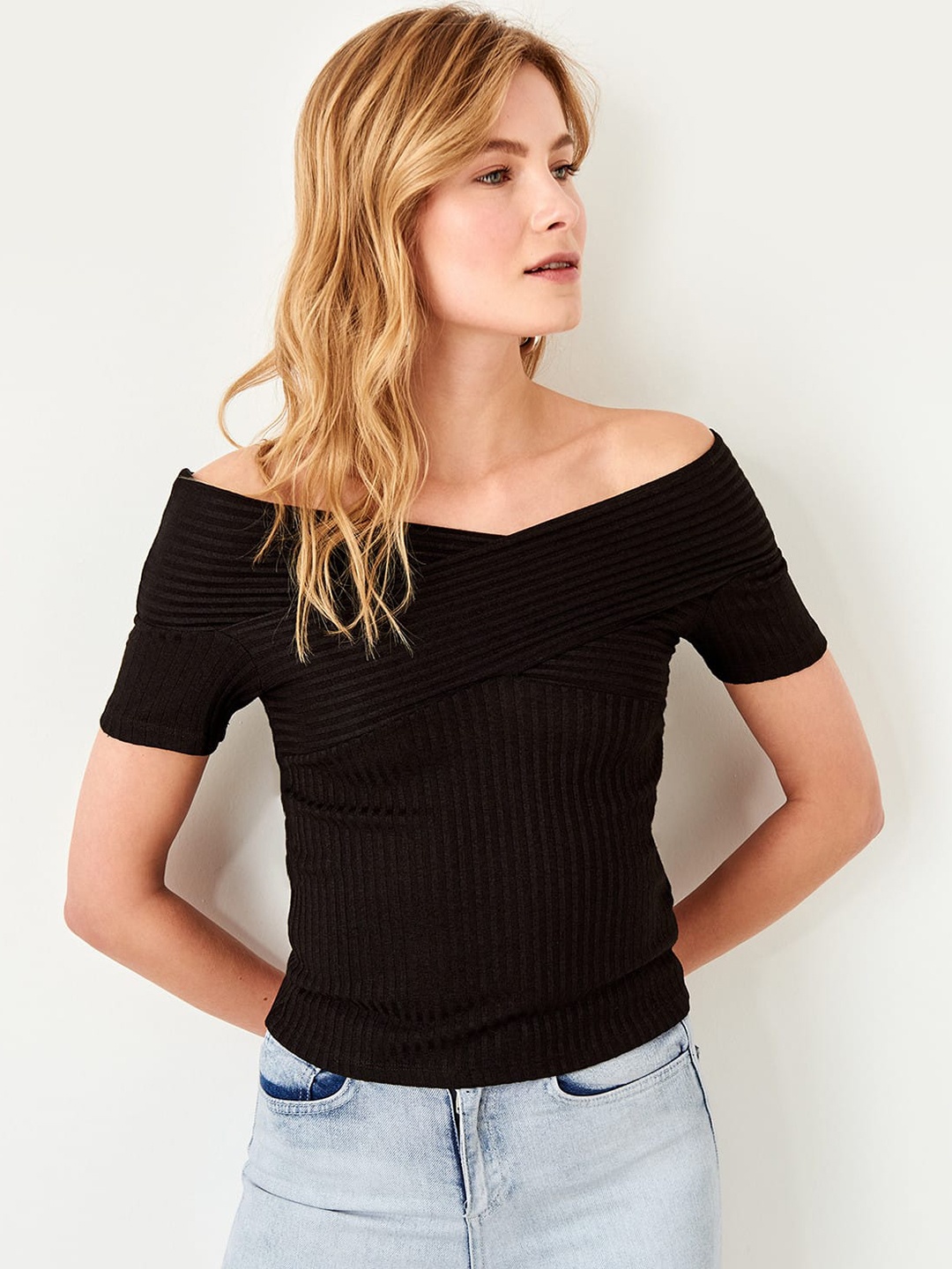 

Trendyol Black Ribbed Off-Shoulder Bardot Top