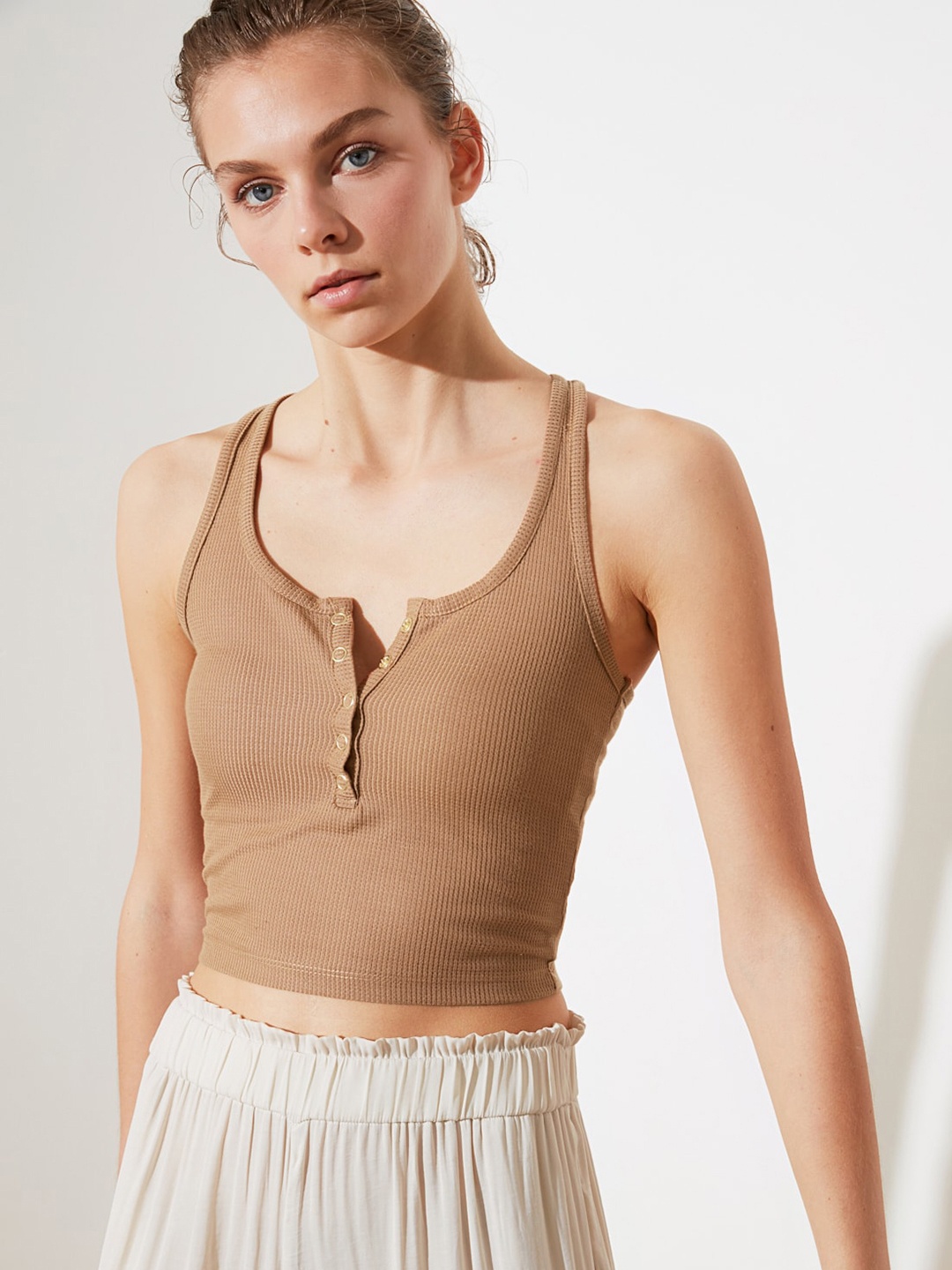 

Trendyol Beige Ribbed Henley Neck Crop Tank Top
