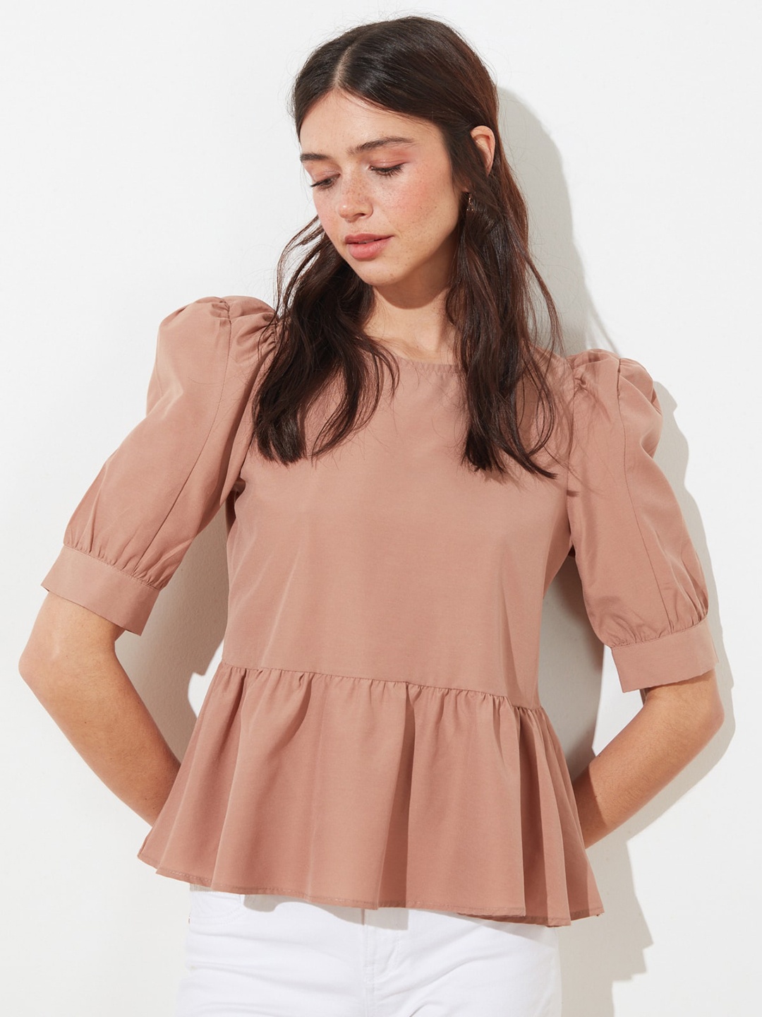 

Trendyol Beige Solid Power Shoulder Puff Sleeves Peplum Top