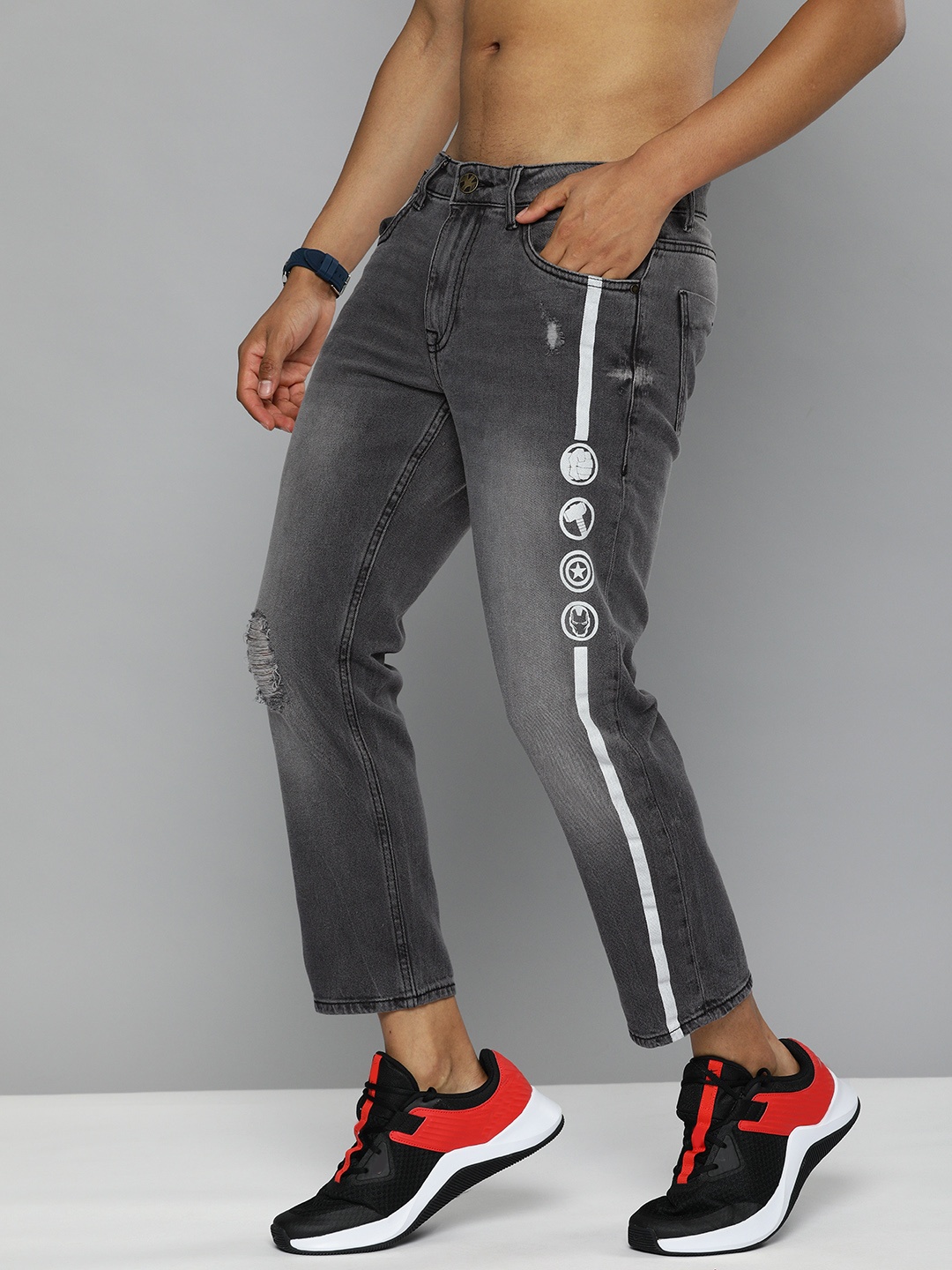 

Kook N Keech Marvel Men Charcoal Grey Mildly Distressed Avengers Print Stretchable Jeans