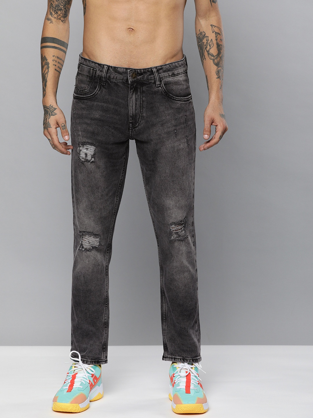 

Kook N Keech Men Grey Slim Fit Mildly Distressed Light Fade Stretchable Jeans