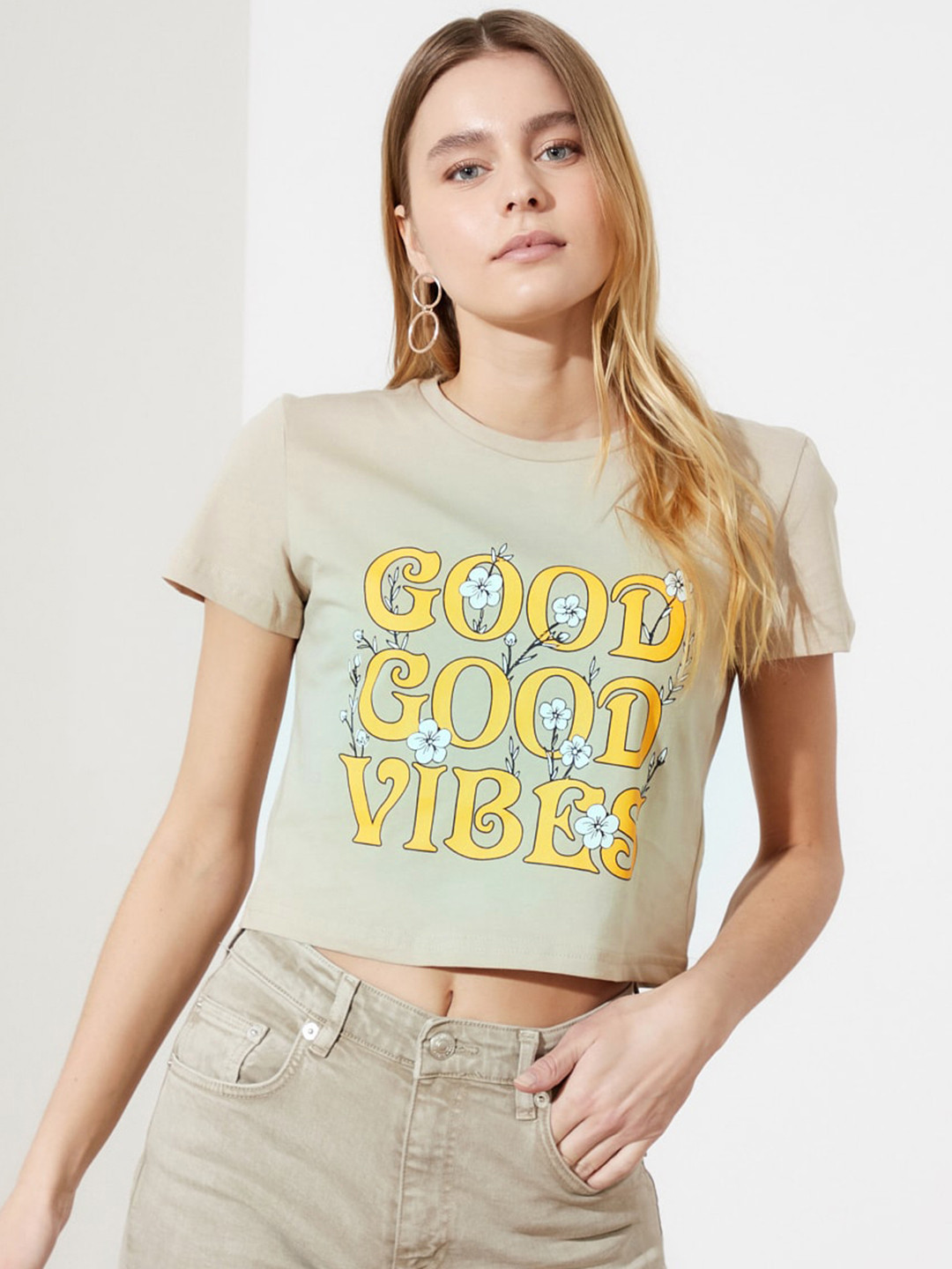 

Trendyol Women Beige Yellow Typography Printed Round Neck Crop Cotton T-shirt