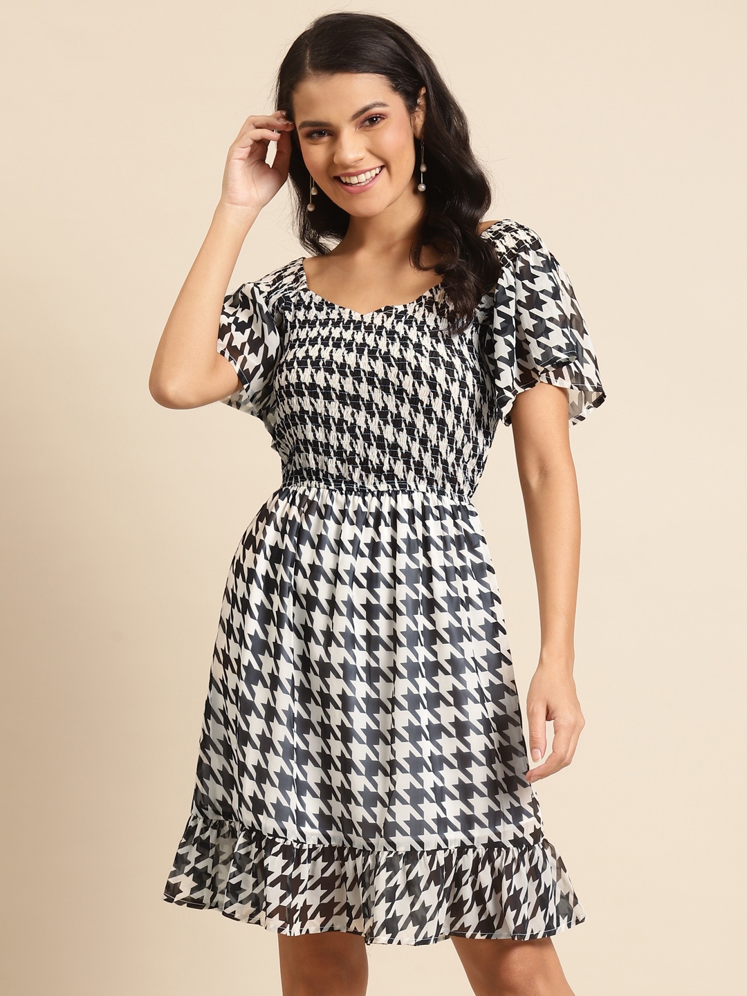 

DODO & MOA Women Black & Off-White Printed A-Line Dress With Smock Detail