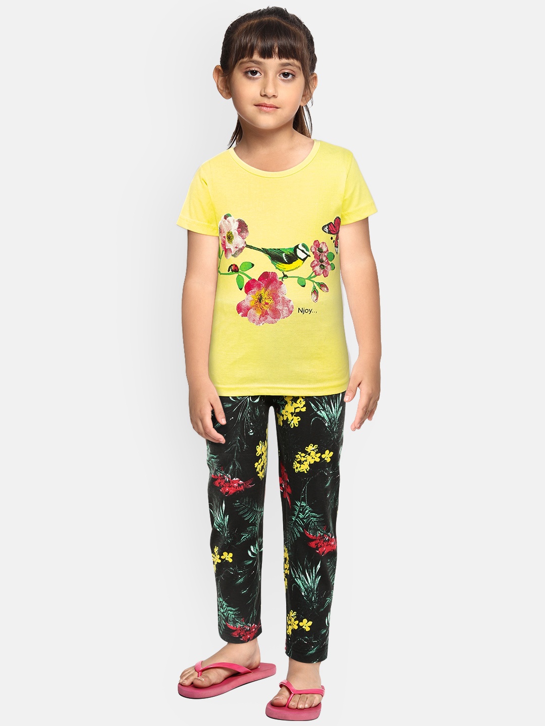 

Eimoie Girls Yellow & Black Printed Pure Cotton Night Suit