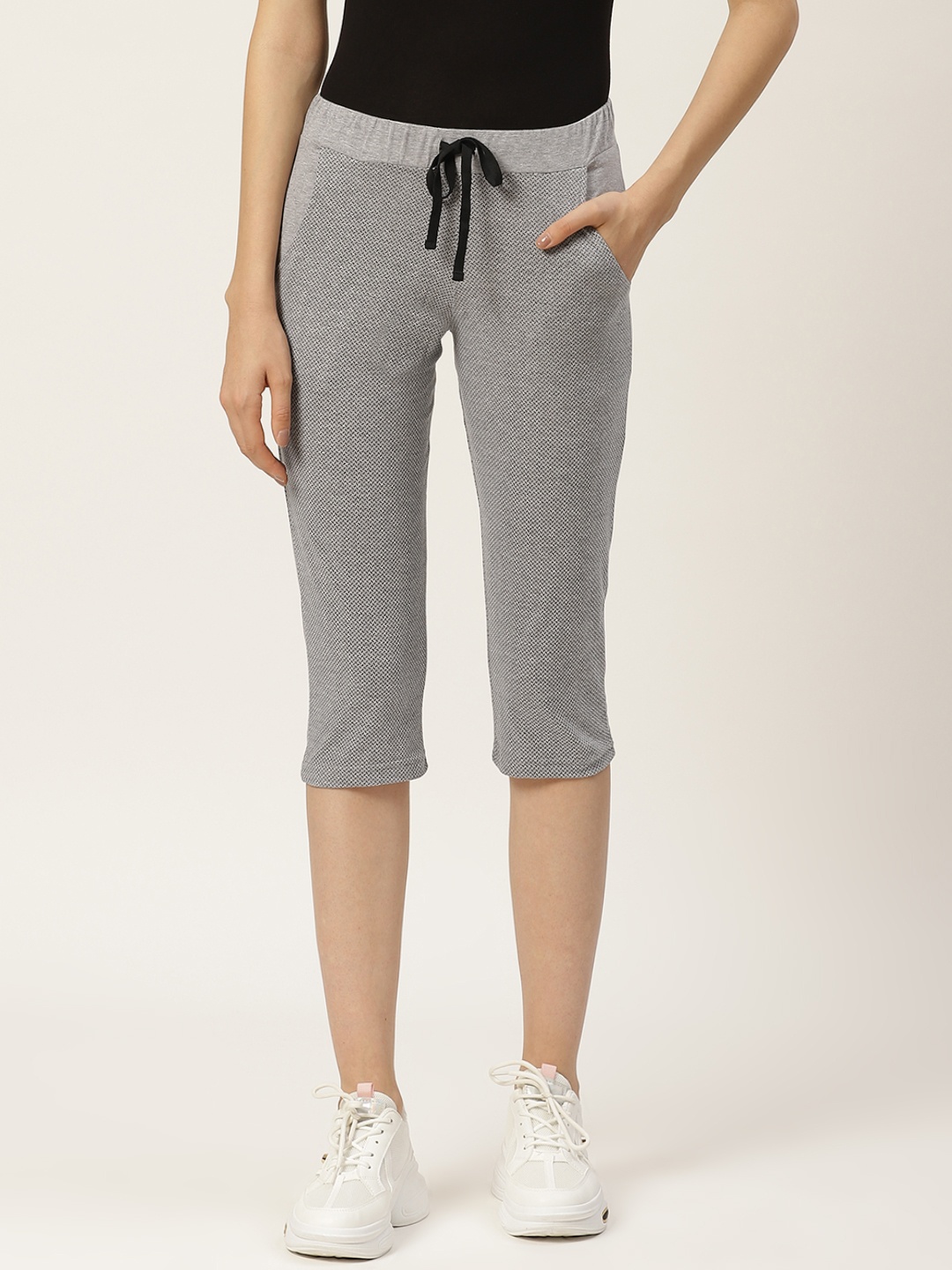 

FEMEA Women Grey Melange & Black Printed Slim Fit Capris