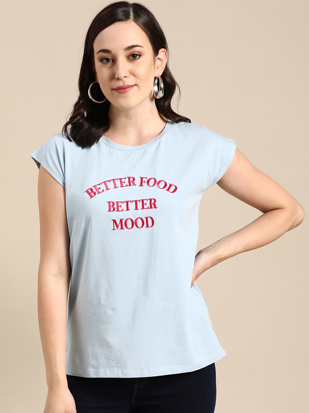

COVER STORY Women Blue & Fuchsia Pink Slogan Embroidery Round Neck T-shirt