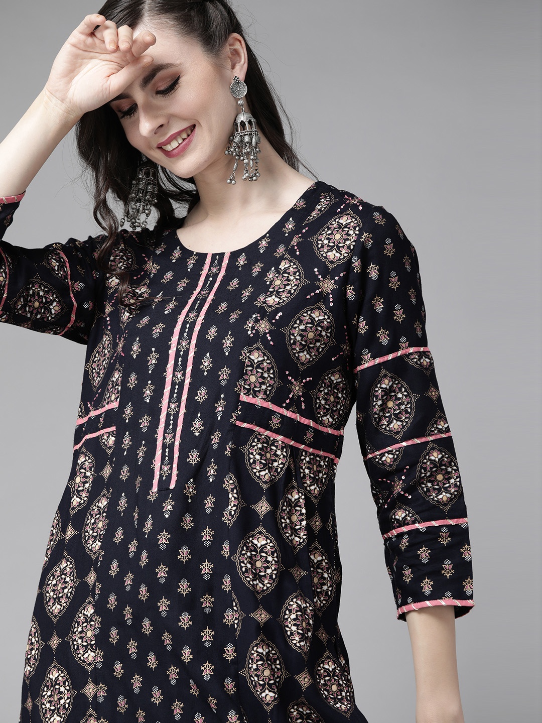 

Ishin Women Navy Blue & Pink Printed Kurta with Sharara