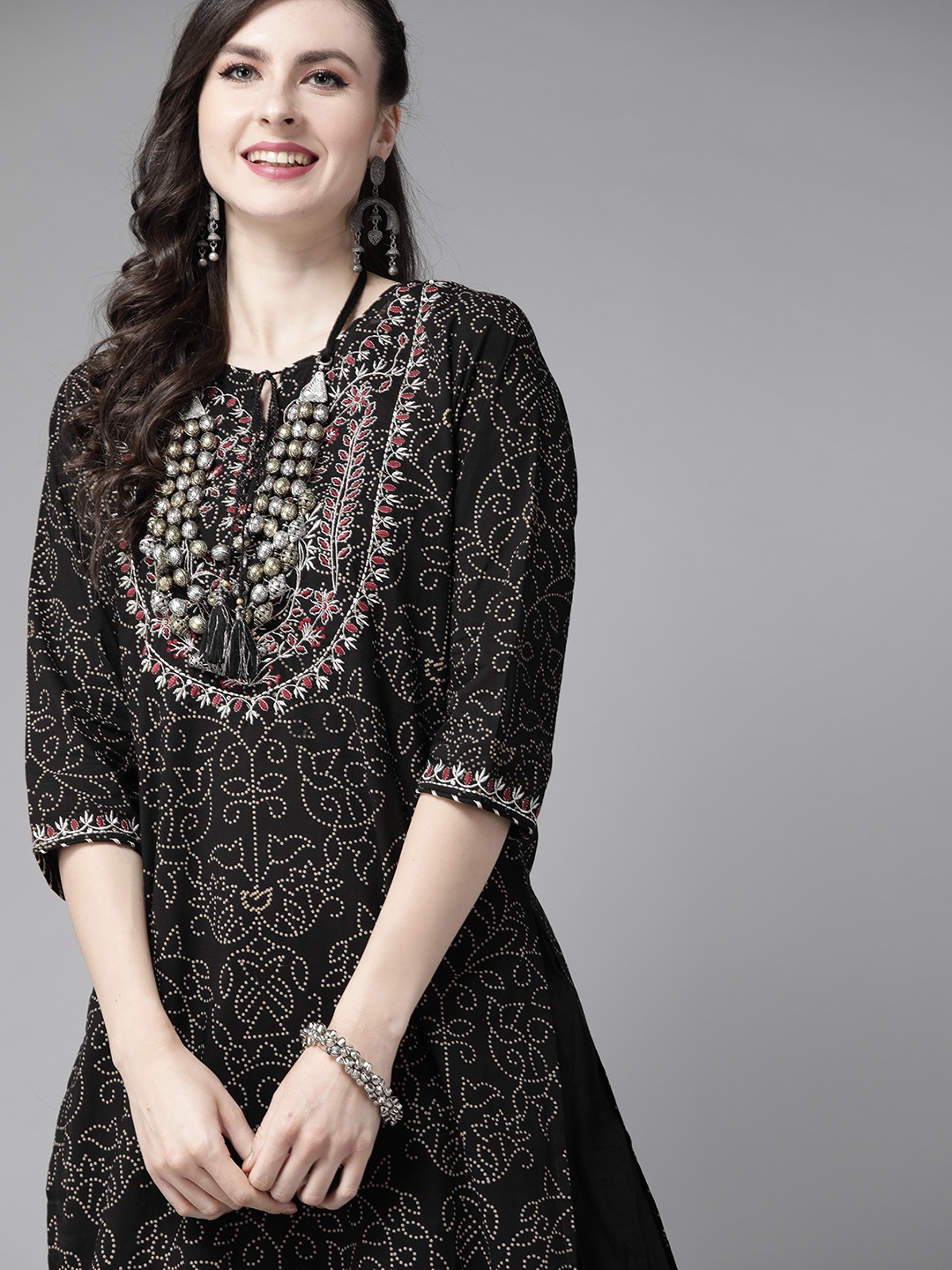 

Ishin Women Black & Beige Pure Cotton Printed Kurta with Palazzos