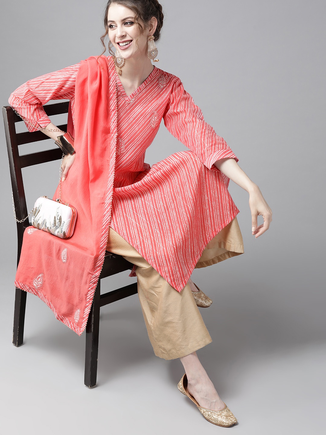 

Ishin Women Peach-Coloured & White Leheriya Printed Block Print Kurta