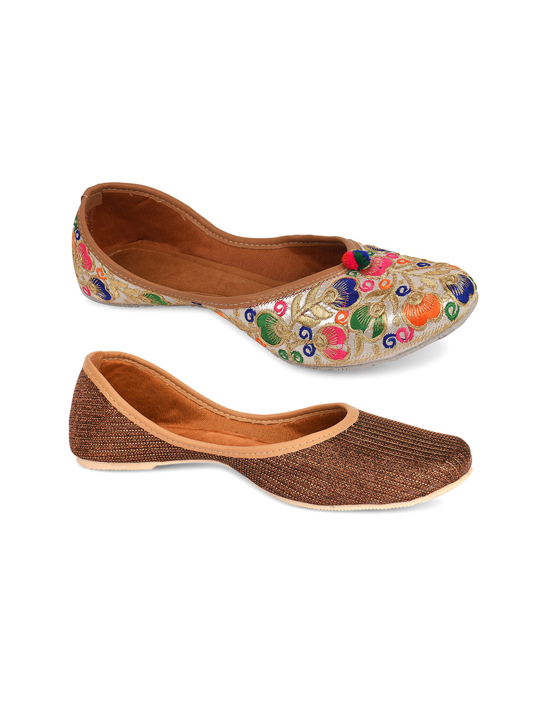 

DESI COLOUR Women Set of 2 Printed Mojaris, Multi