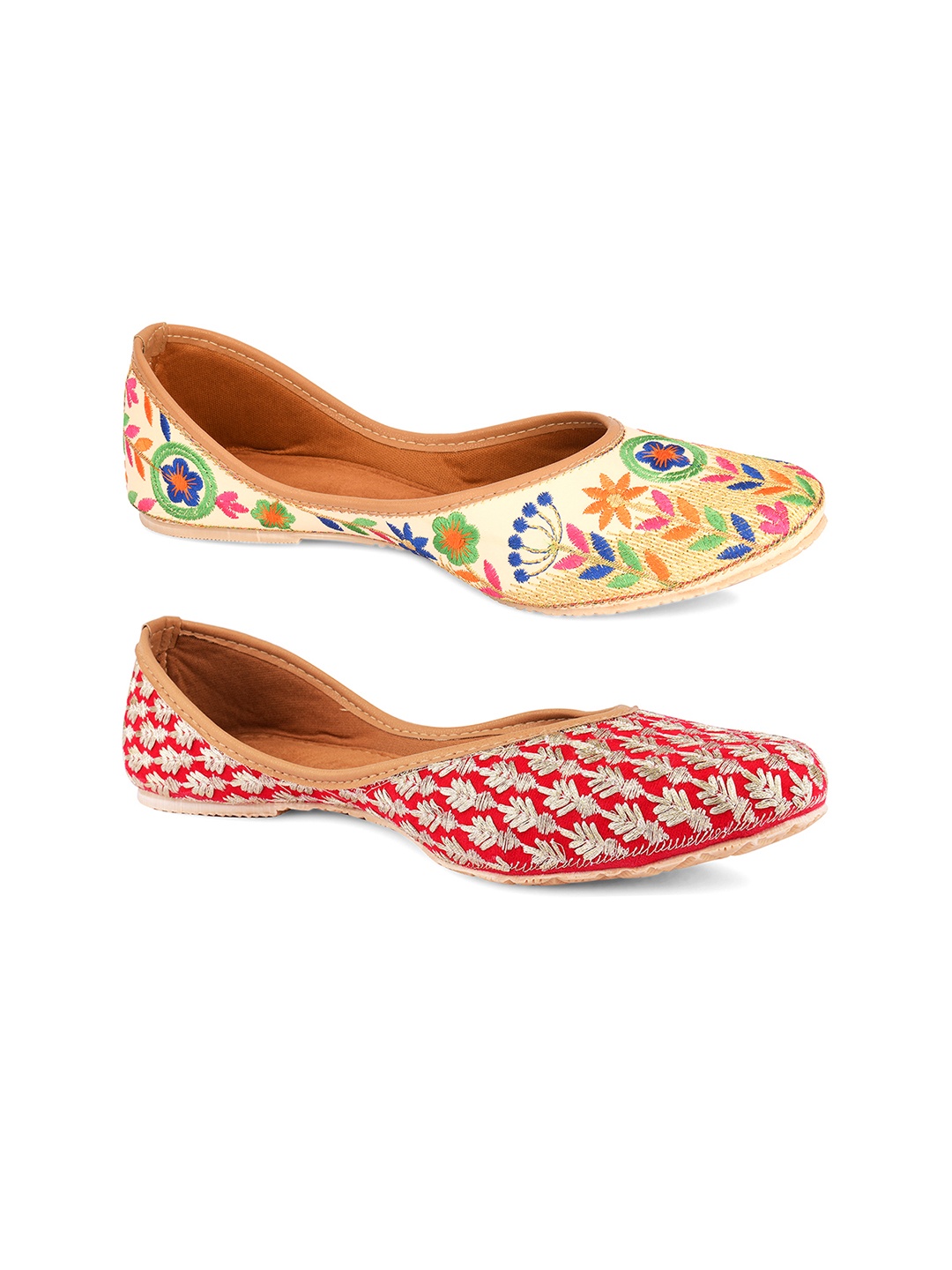 

DESI COLOUR Women Set of 2 Printed Mojaris, Beige