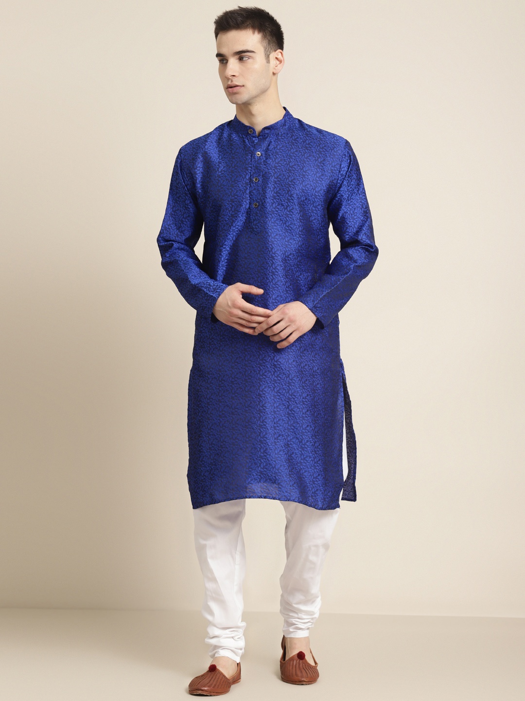 

SOJANYA Men Blue Ethnic Motifs Jacquard Silk Kurta