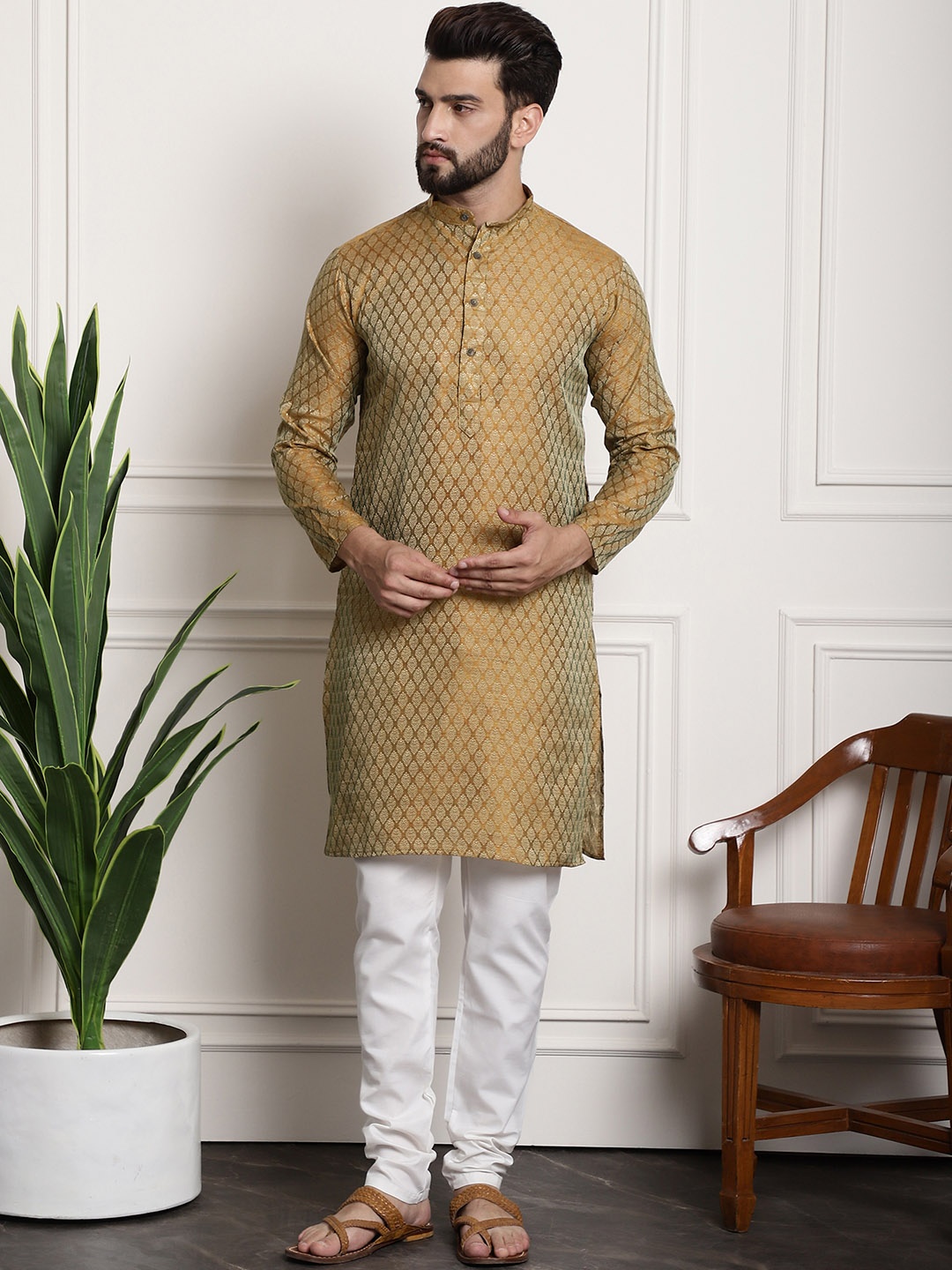 

SOJANYA Men Golden & White Woven Design Kurta with Churidar, Gold