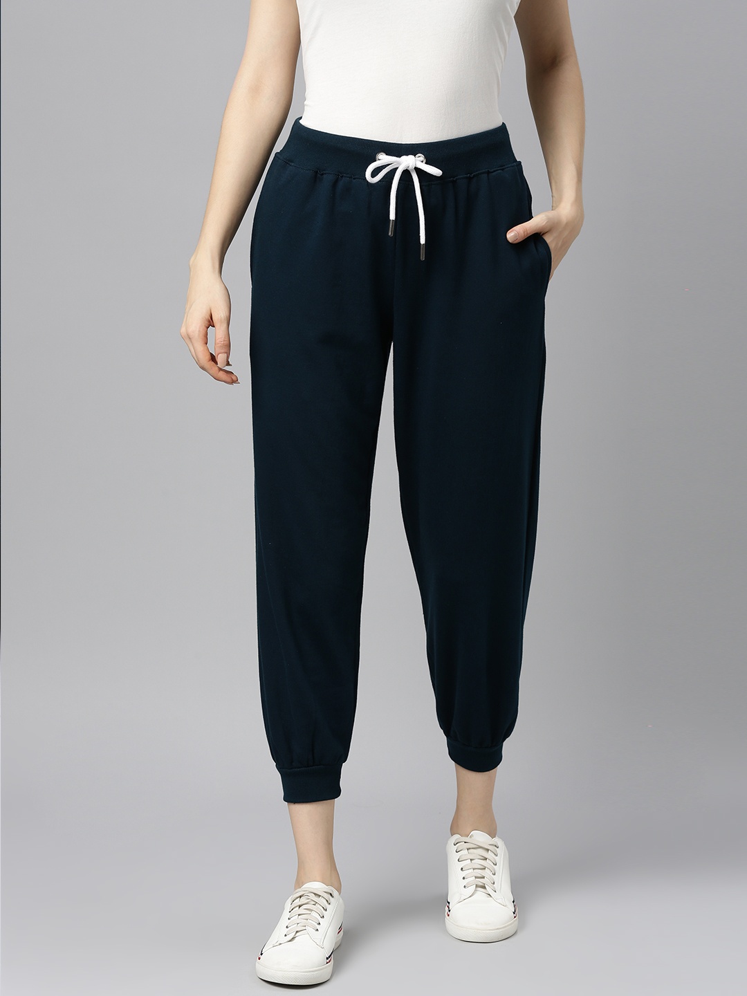 

The Dry State Women Navy Blue Loose Fit High-Rise Easy Wash Joggers Trousers