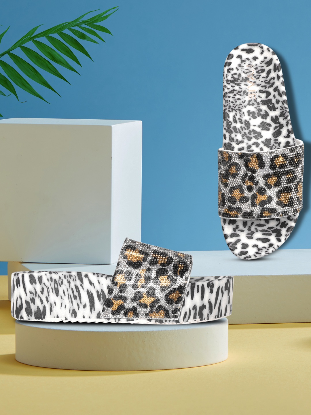 

Lavie Silver-Toned & Gold-Toned Leopard Pattern Studded Flatform Heels
