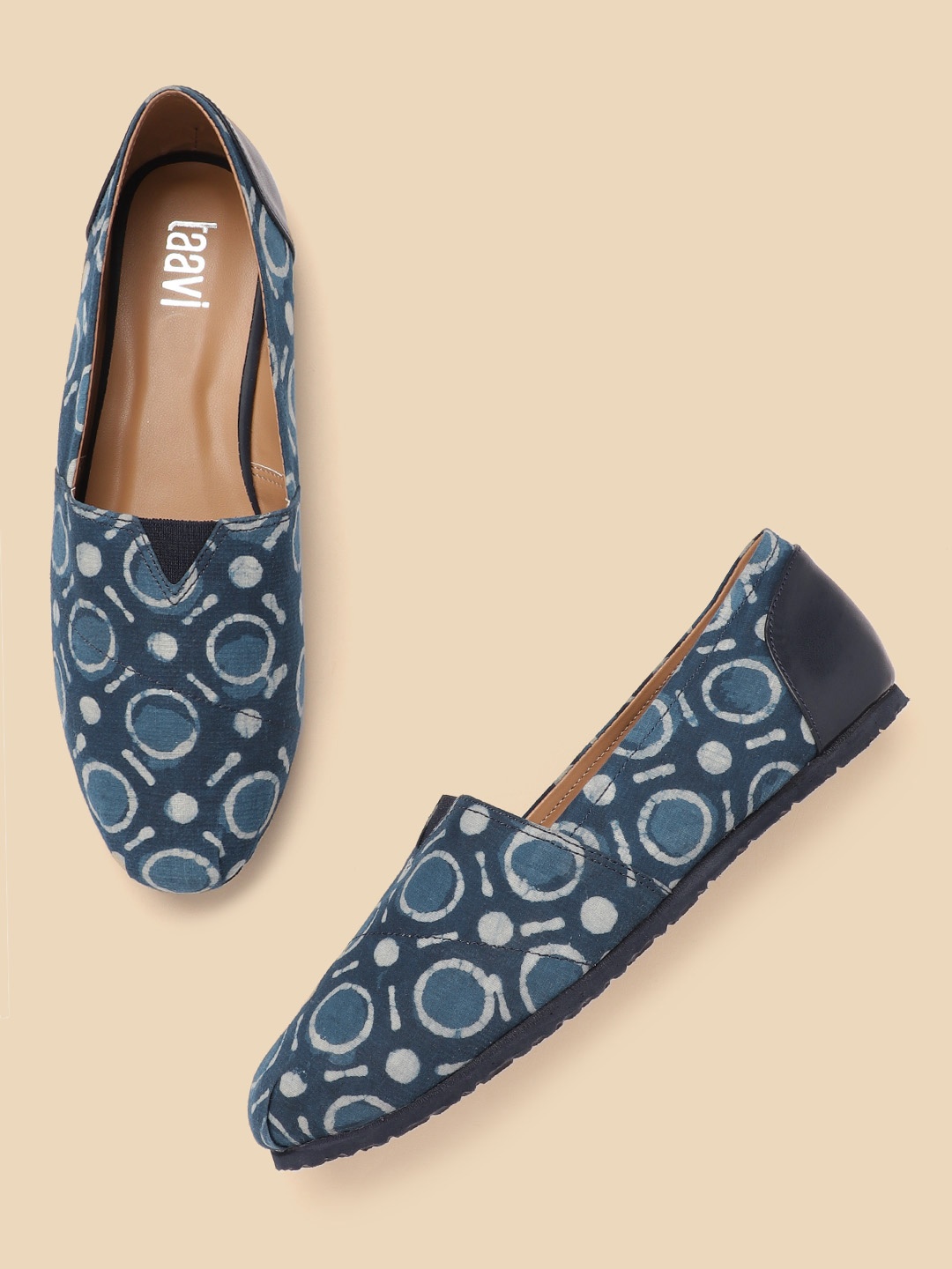 

Taavi Women Blue & White Geometric Print Handcrafted Slip-Ons