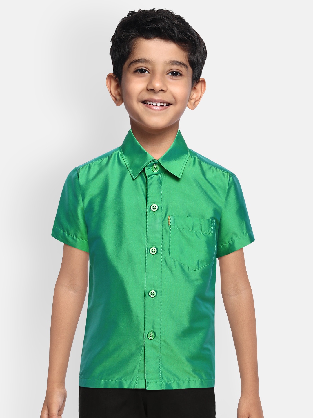 

THANGAMAGAN Boys Green Original Regular Fit Solid Casual Shirt
