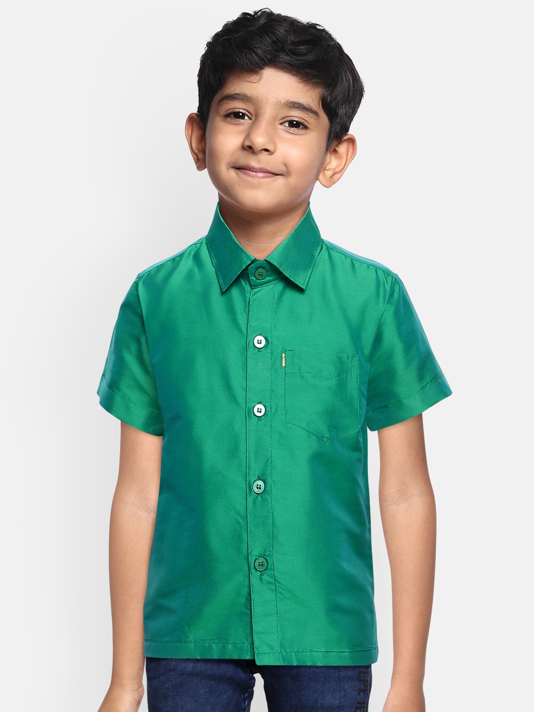 

THANGAMAGAN Boys Green Original Regular Fit Solid Casual Shirt