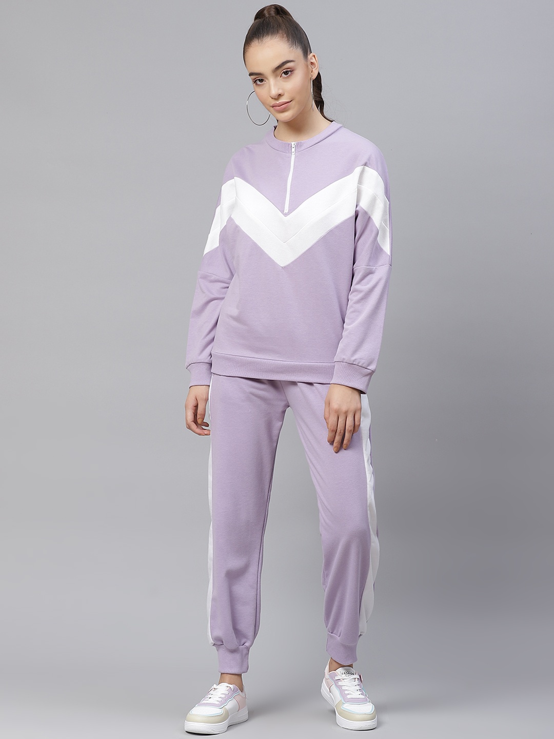 

Laabha Women Lavender & White Geometric Print Tracksuit