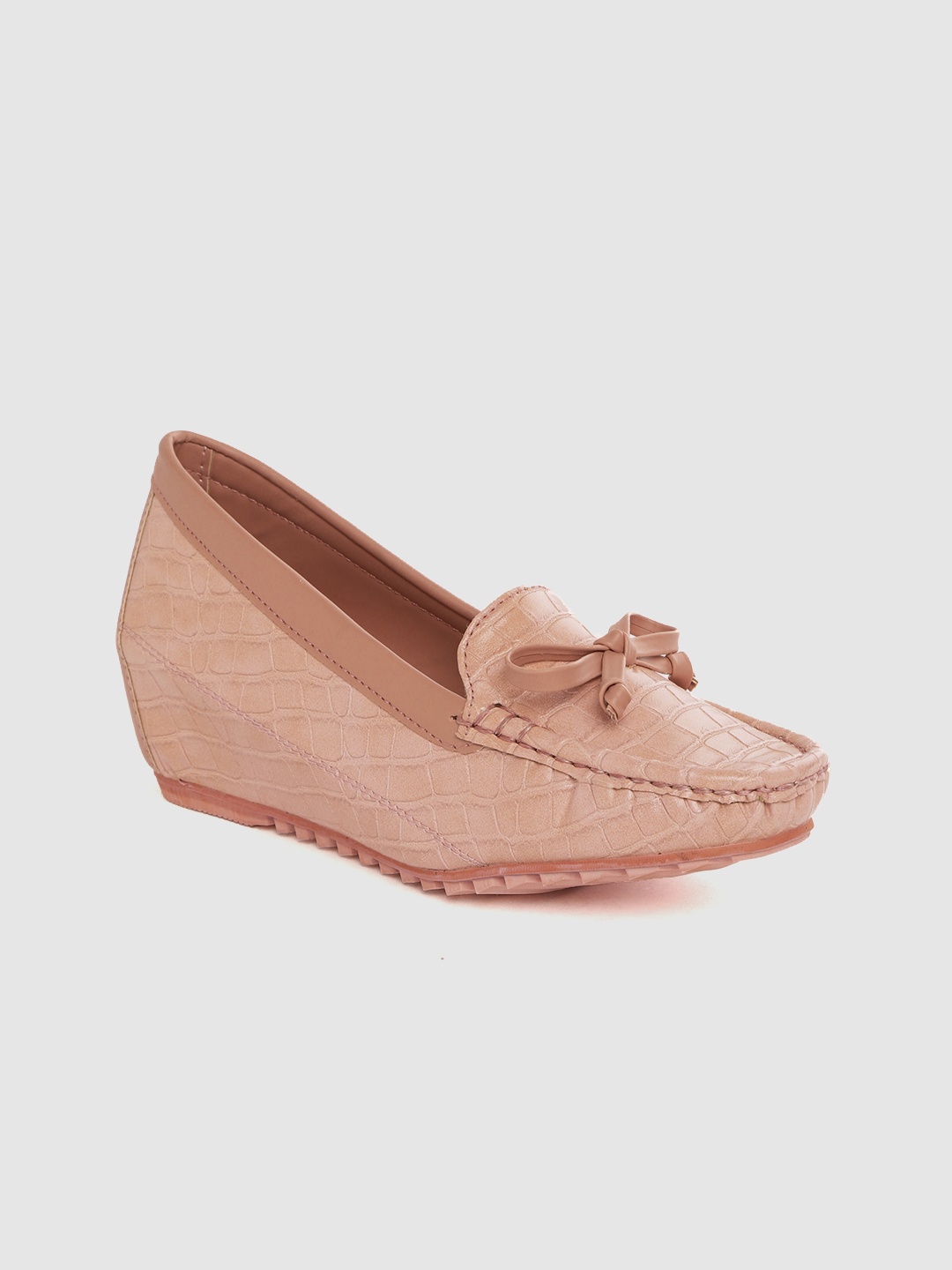 

Mast & Harbour Women Peach-Coloured Croc Textured Pumps
