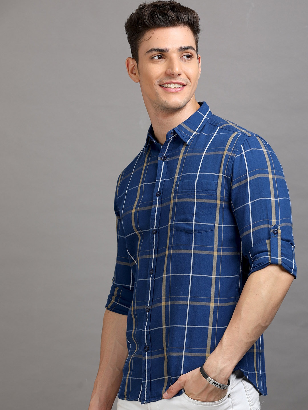 

HERE&NOW Men Blue Slim Fit Checked Casual Shirt