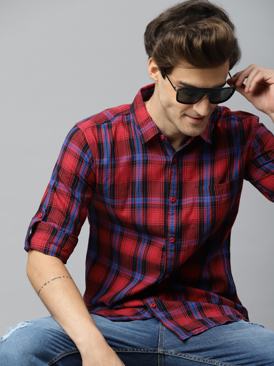 

HERE&NOW Men Red & Blue Regular Fit Checked Pure Cotton Casual Shirt