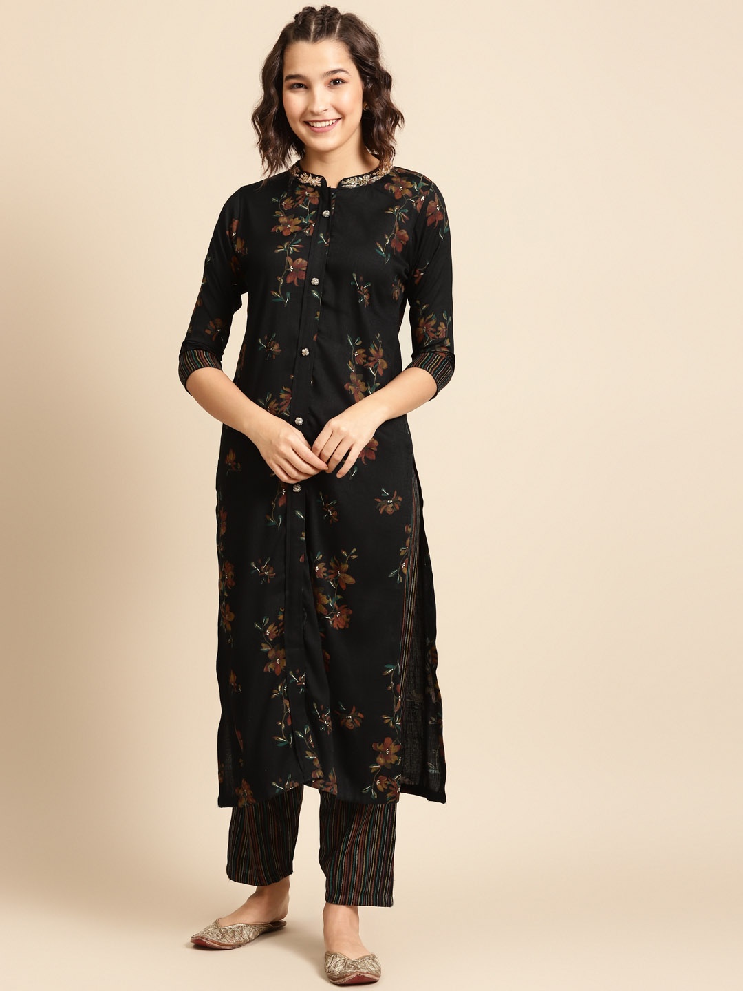 

FASHOR Women Black & Golden Floral Zardozi Work Straight Kurta with Trousers