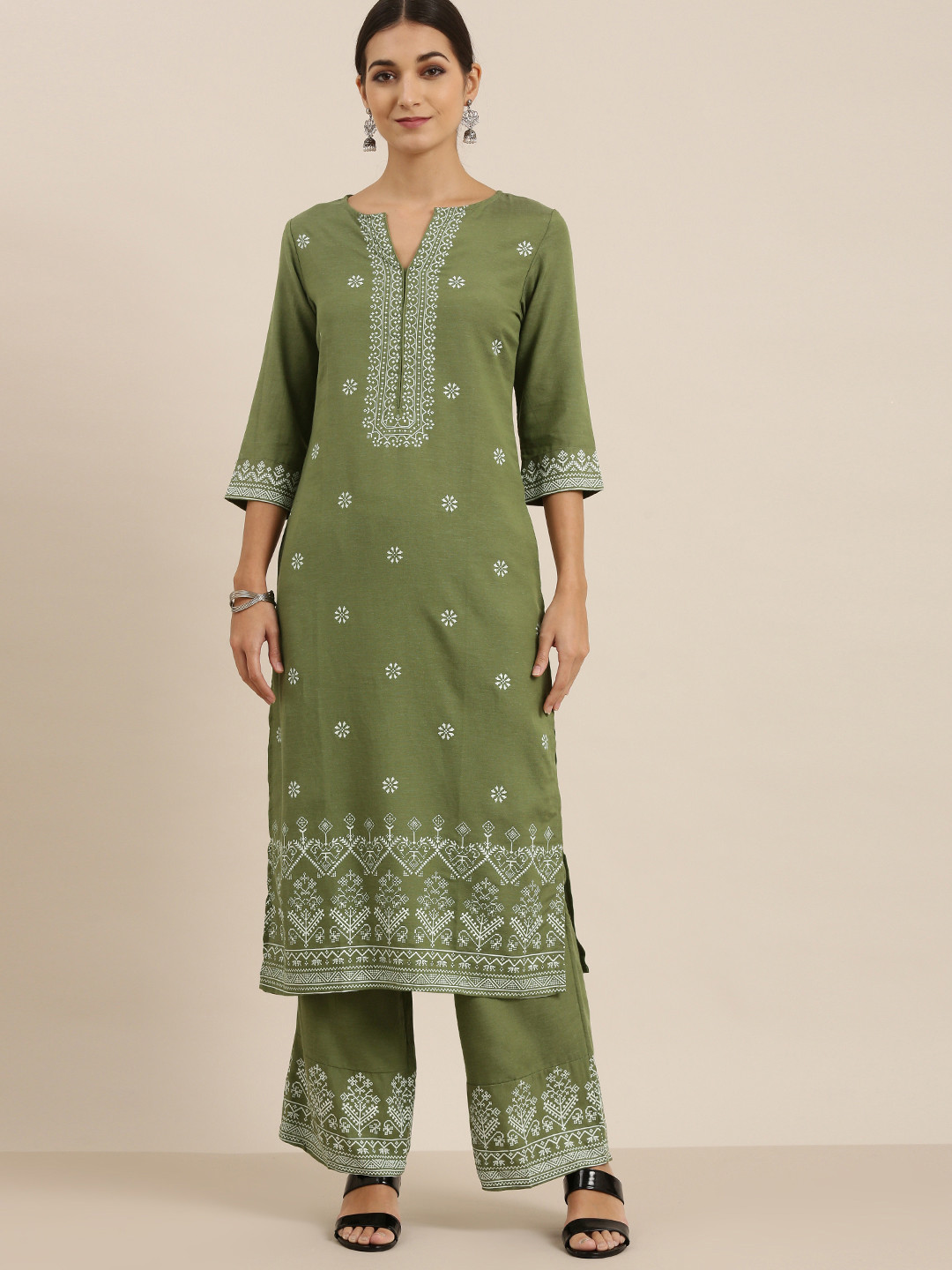 

Vishudh Women Green Printed Kurta with Palazzos