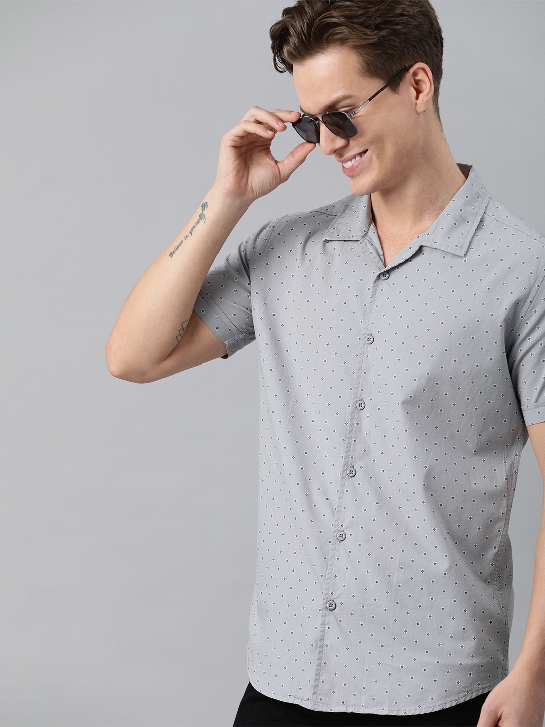 

HERE&NOW Men Grey & Black Slim Fit Printed Casual Shirt