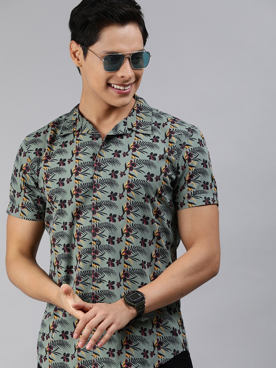 

HERE&NOW Men Green Slim Fit Floral Printed Cuban Collar Casual Shirt