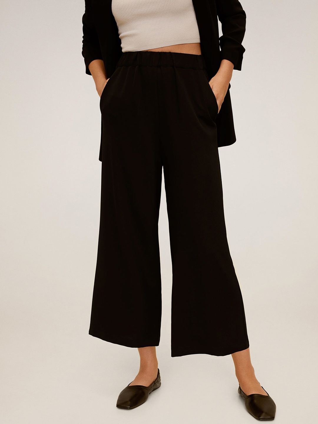 

MANGO Women Black Regular Fit Solid Cropped Parallel Trousers