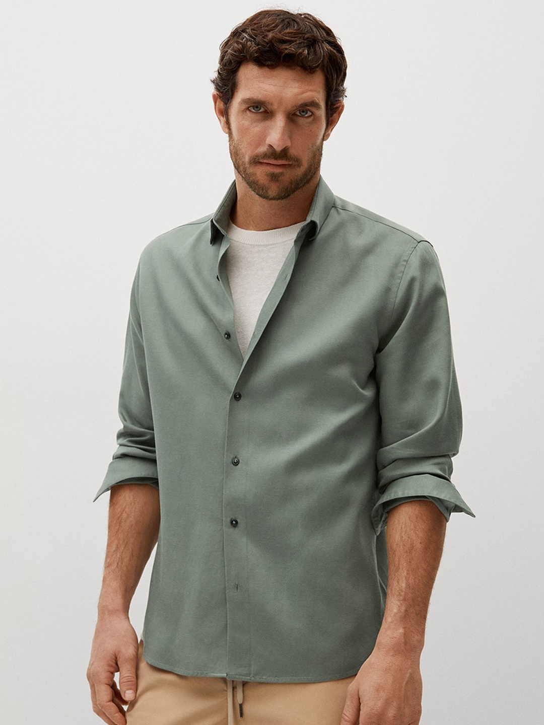 

MANGO MAN Green Regular Fit Solid Casual Shirt